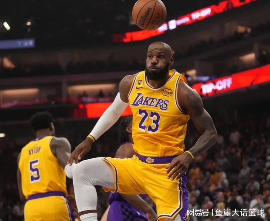 华体会app下载-湖人两大败因出炉，东契奇苦不堪言！詹姆斯真没借口，一人该弃用